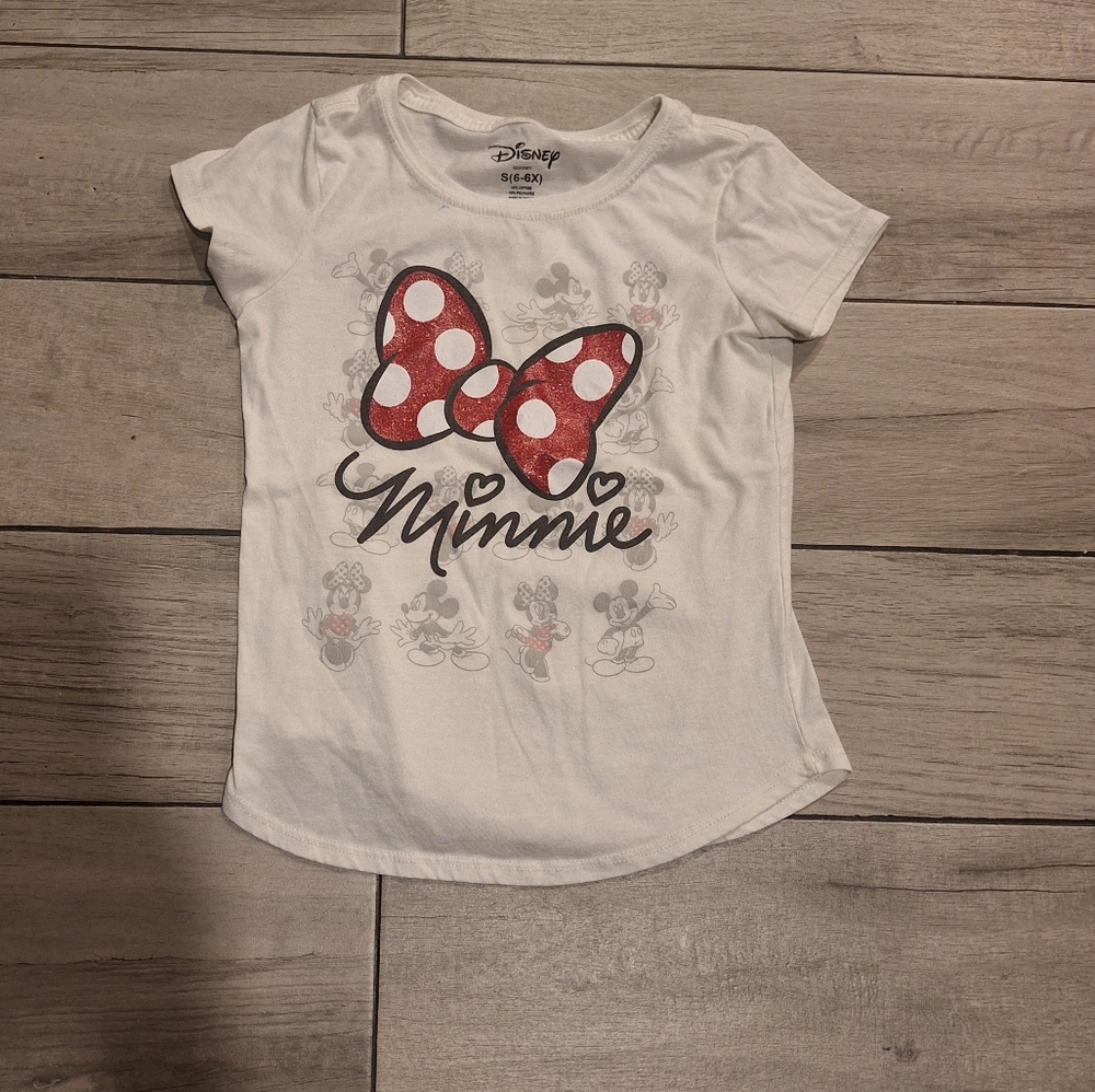🍁Minnie Mouse glitter bow tee☃️